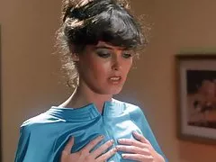 שירות חדרים כולל כולם גומרים עליה