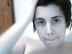 כוס רטוב ובבית השחי על הכוס שפשוף גל